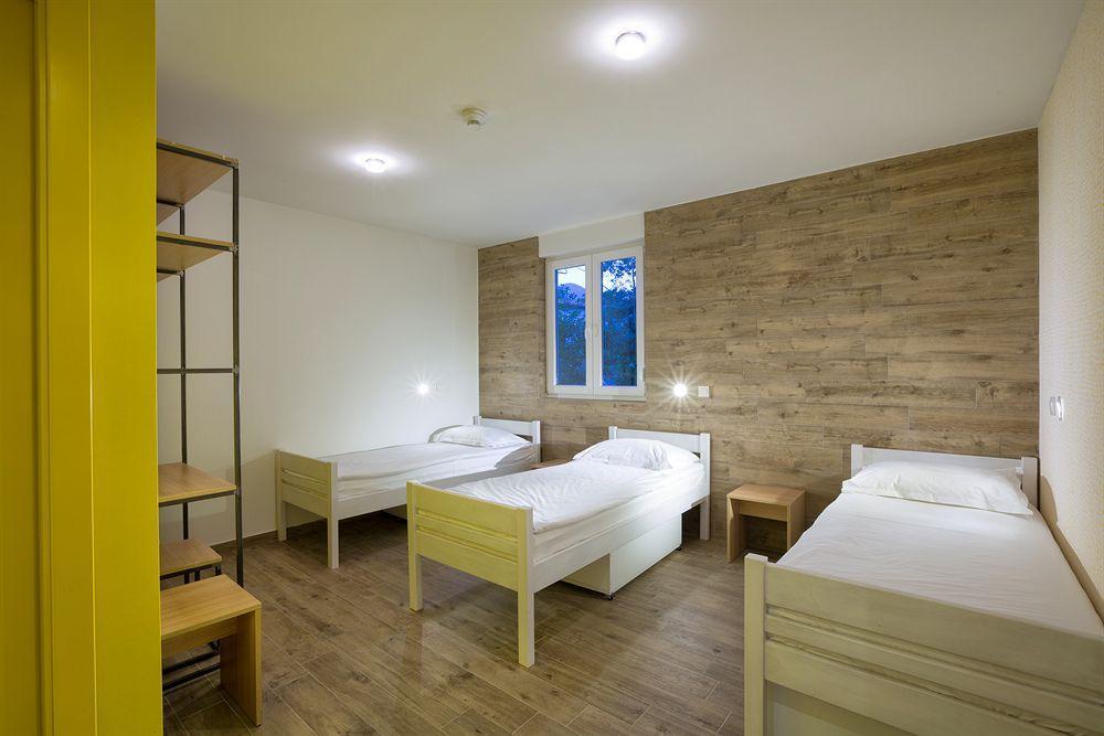Hostel Link Lovran Exteriör bild